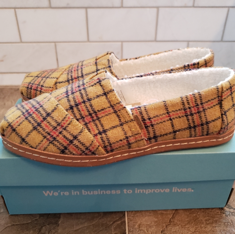 Toms Alpargata Faux Shearling Slip On 8m NWT